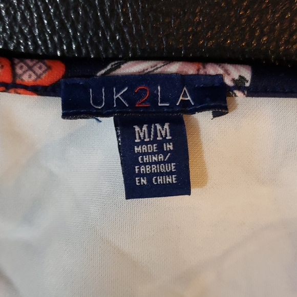 Cute floral dress w/shorts - Picture 4 of 4